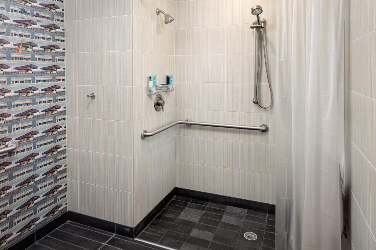 Aloft Chapel Hill Hotel Bagian luar foto