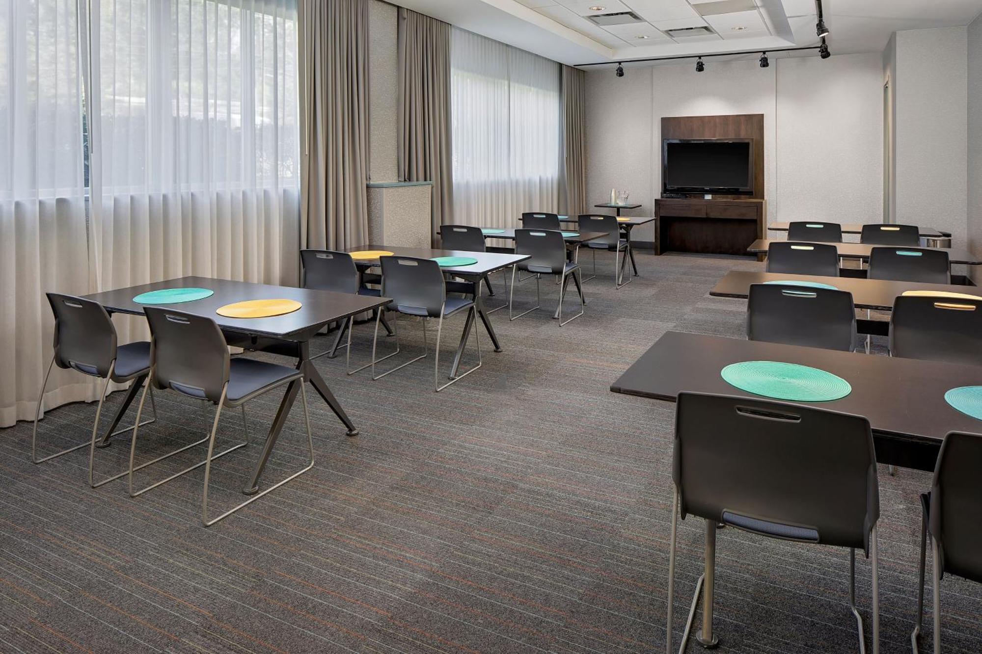 Aloft Chapel Hill Hotel Bagian luar foto
