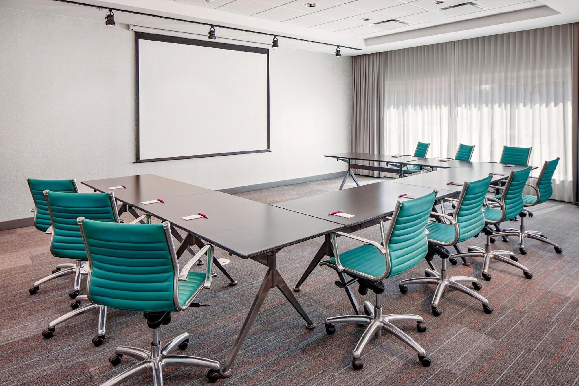 Aloft Chapel Hill Hotel Bagian luar foto
