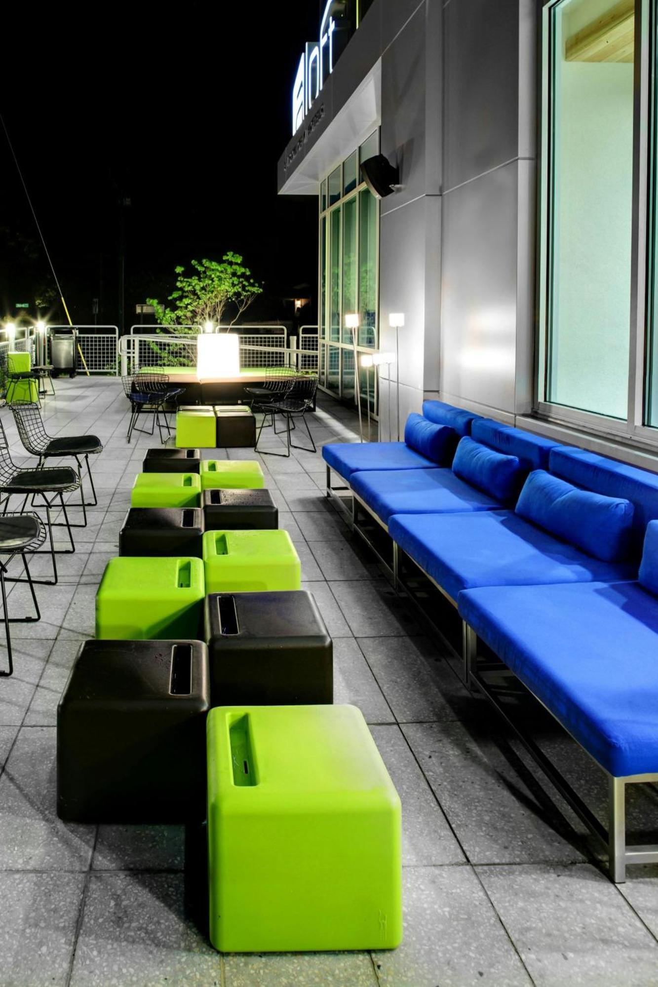 Aloft Chapel Hill Hotel Bagian luar foto