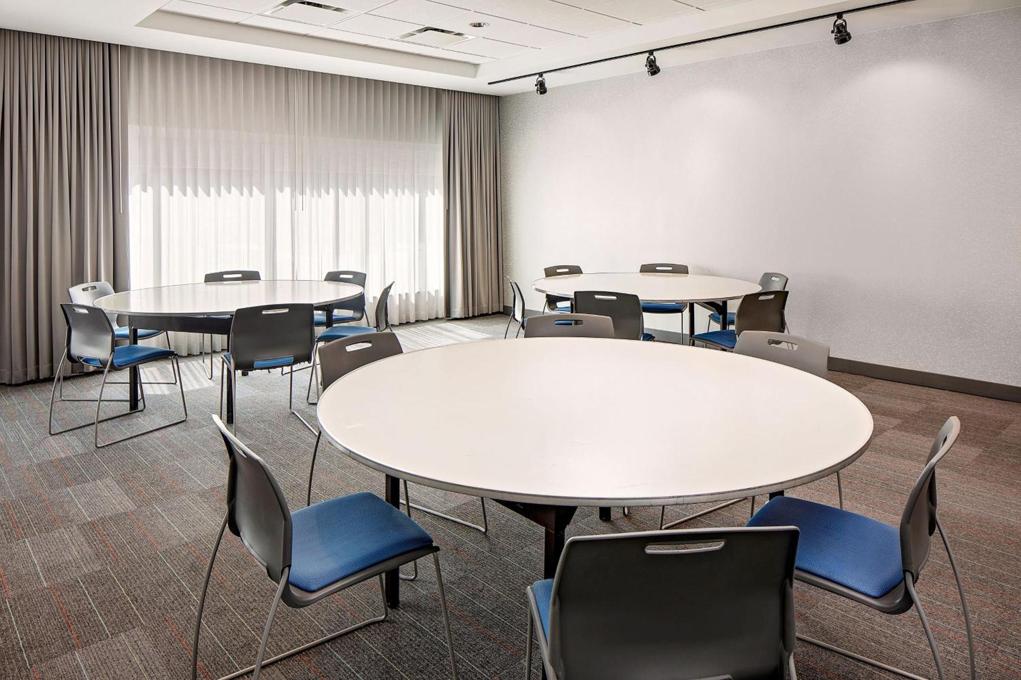 Aloft Chapel Hill Hotel Bagian luar foto