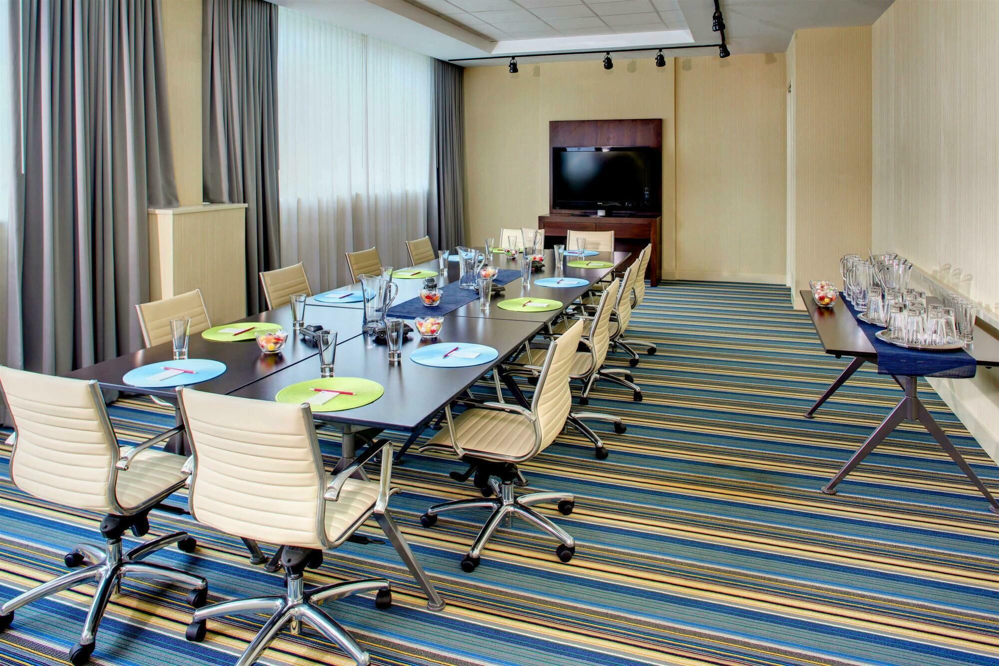 Aloft Chapel Hill Hotel Bagian luar foto